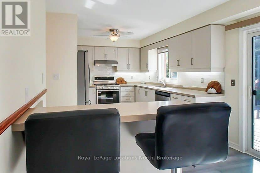 61 Marina Crescent — photo 14 of 33