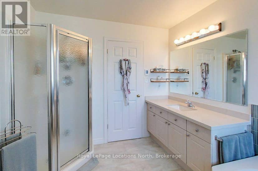 61 Marina Crescent — photo 17 of 33