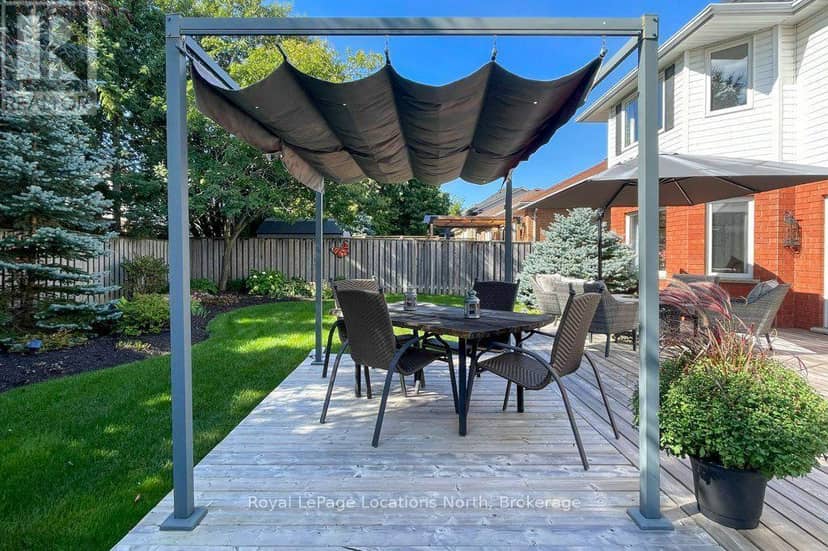 61 Marina Crescent — photo 28 of 33