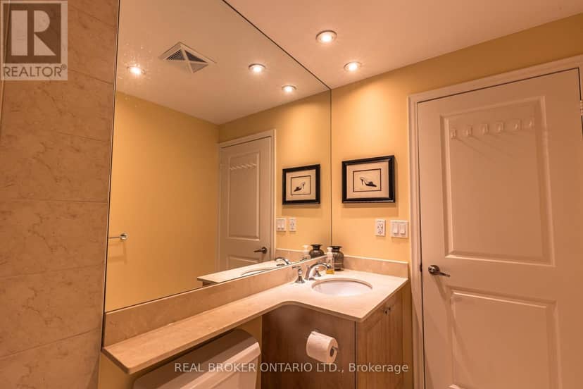 1311 - 628 Fleet Street — photo 11 of 16