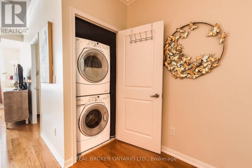 1311 - 628 Fleet Street — photo 12 of 16