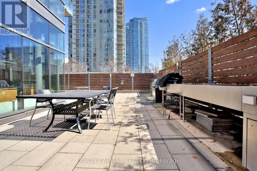 2809 - 11 Brunel Court — photo 25 of 34