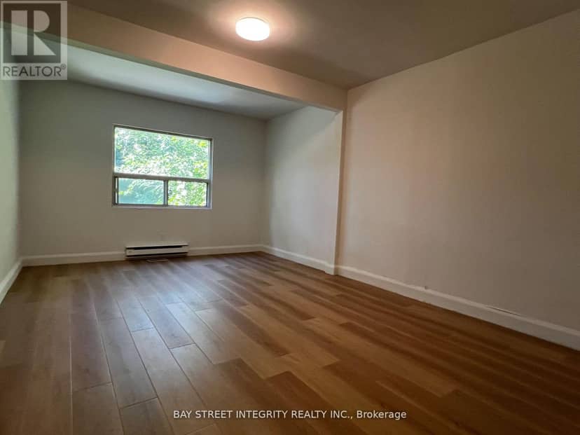 204 Greenfield Avenue — photo 4 of 7