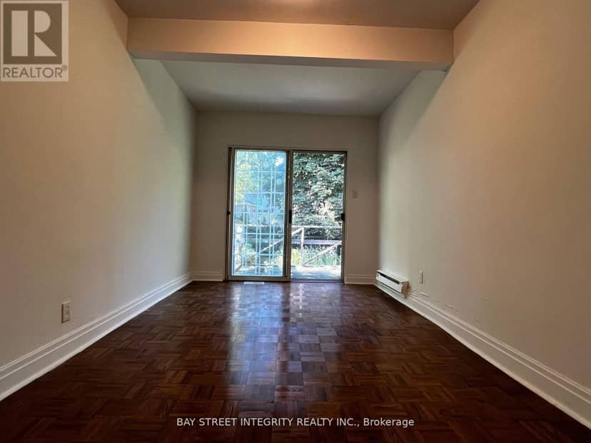 204 Greenfield Avenue — photo 6 of 7