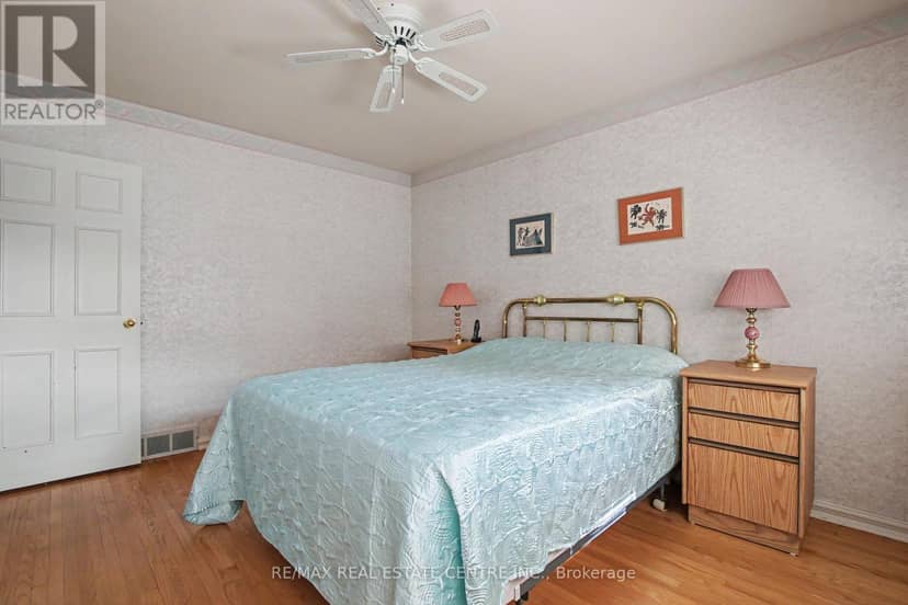 209 Franklin Street S — photo 11 of 37
