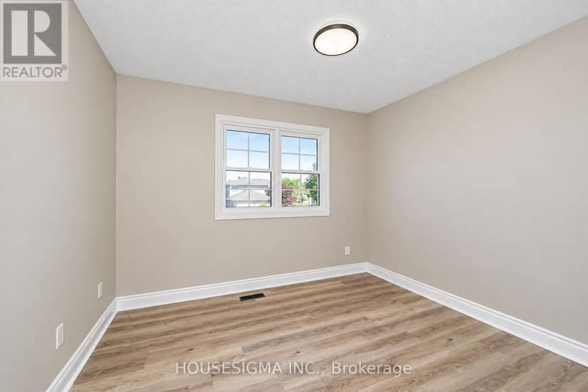 42 Cherry Blossom Crescent — photo 19 of 40