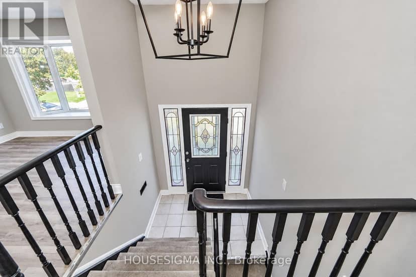 42 Cherry Blossom Crescent — photo 4 of 40