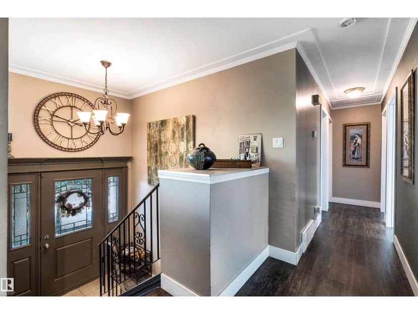 10332 29 ST NW — photo 9 of 40