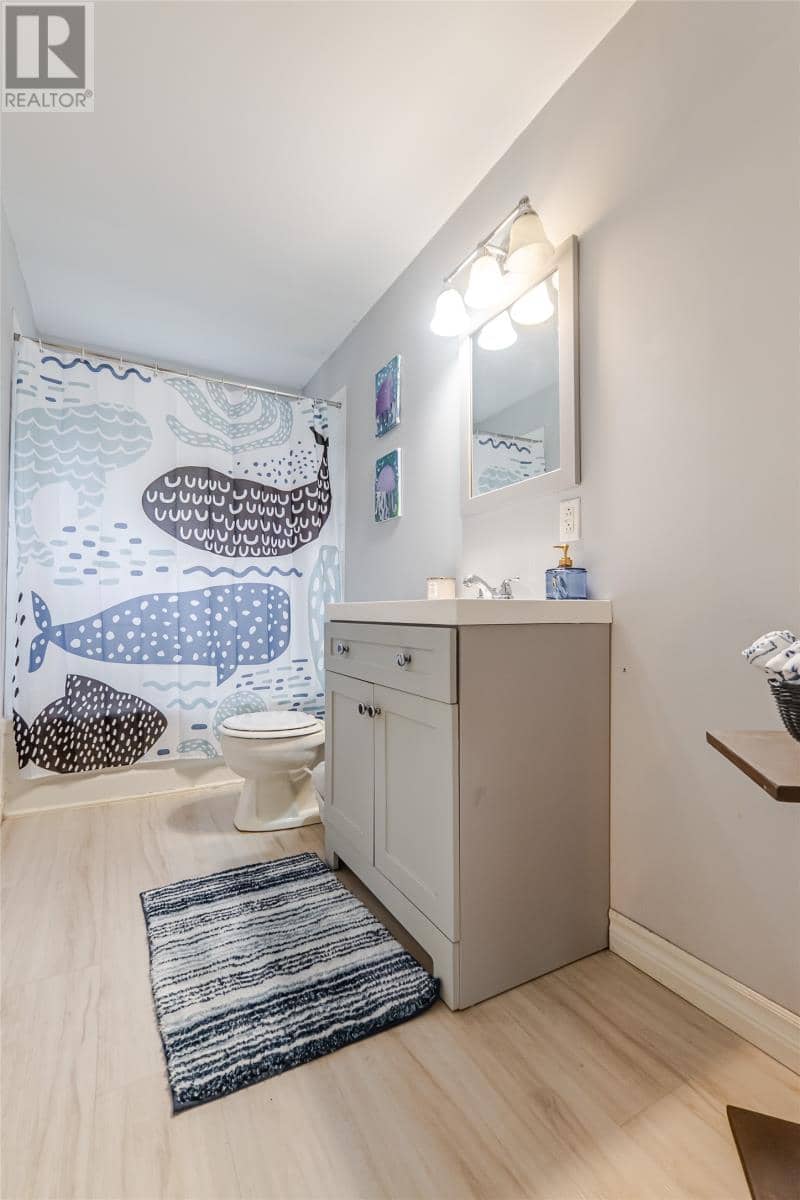 33 Ursula Crescent — photo 29 of 36