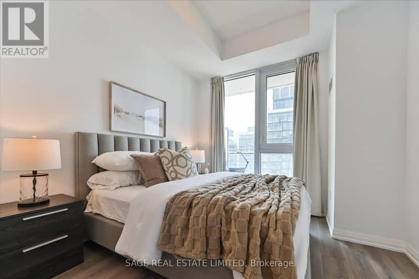 2518 - 9000 Jane Street — photo 13 of 36
