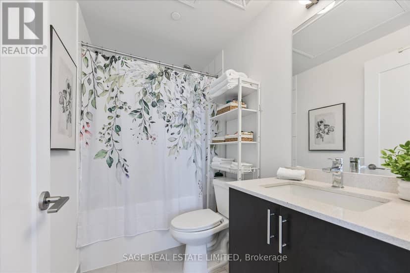 2518 - 9000 Jane Street — photo 14 of 36