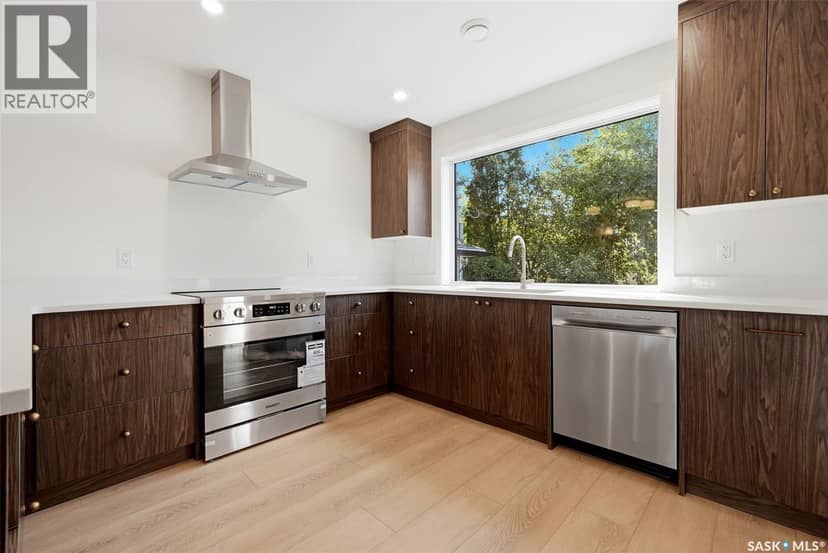 1324 Empress STREET — photo 11 of 40