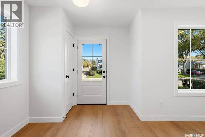 1324 Empress STREET — photo 3 of 40
