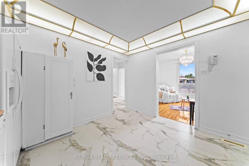 34 Cathcart Crescent — photo 16 of 40