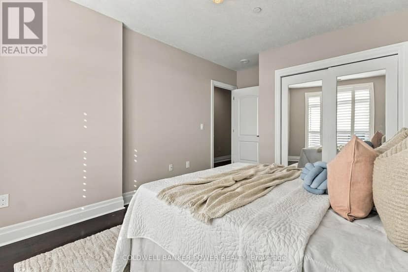 1305 - 240 Villagewalk Boulevard — photo 30 of 40