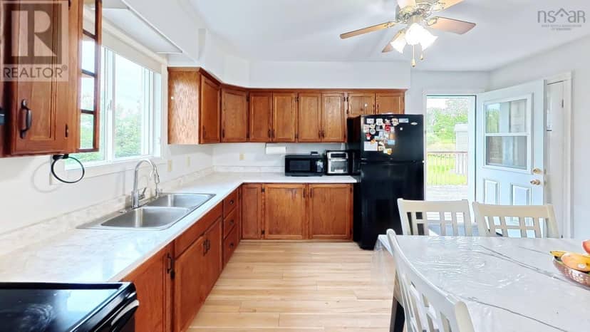 3 Windcrest Avenue — photo 9 of 30