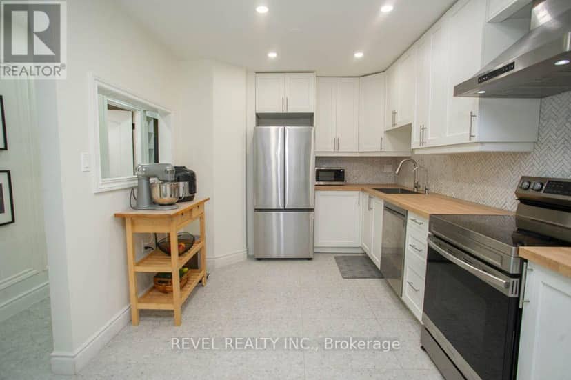 F - 151 Brantwood Park Road — photo 4 of 31