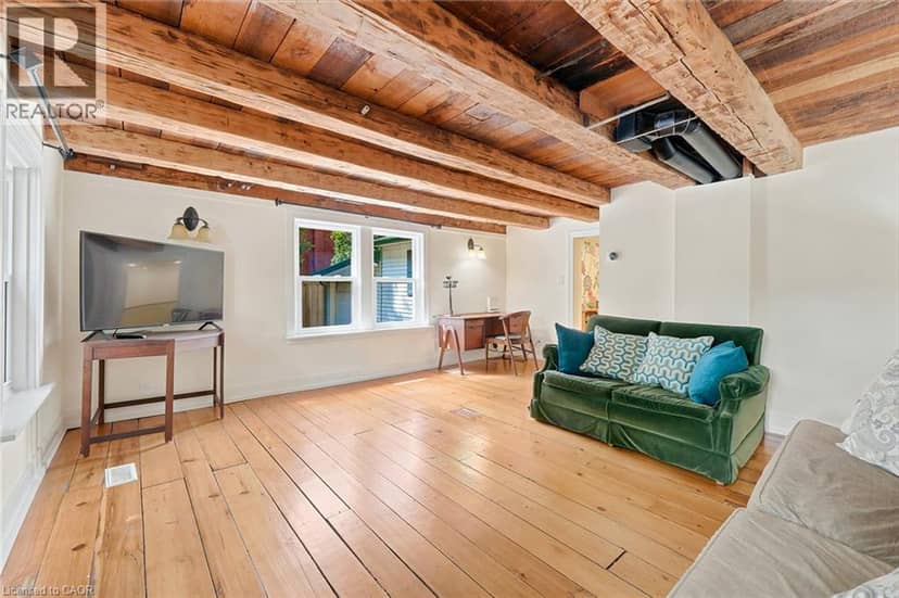 361 DUNDAS Street E — photo 3 of 40