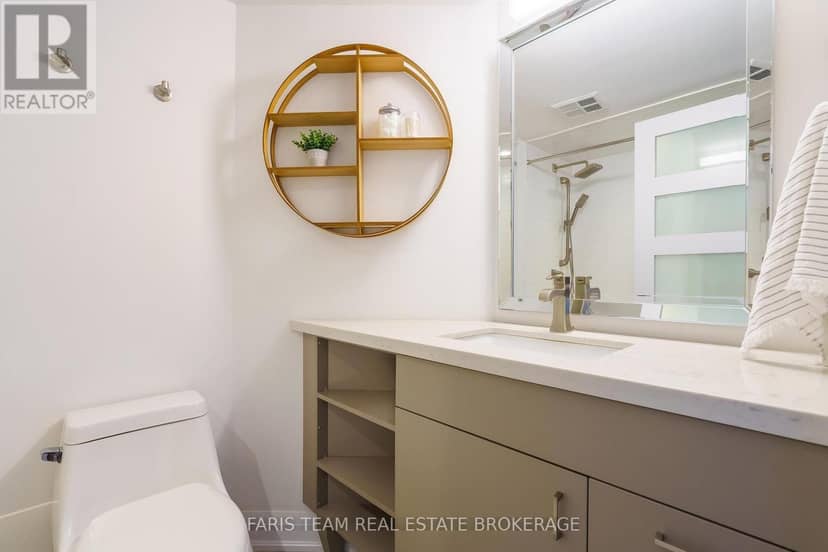 1011 - 150 Dunlop Street E — photo 16 of 40