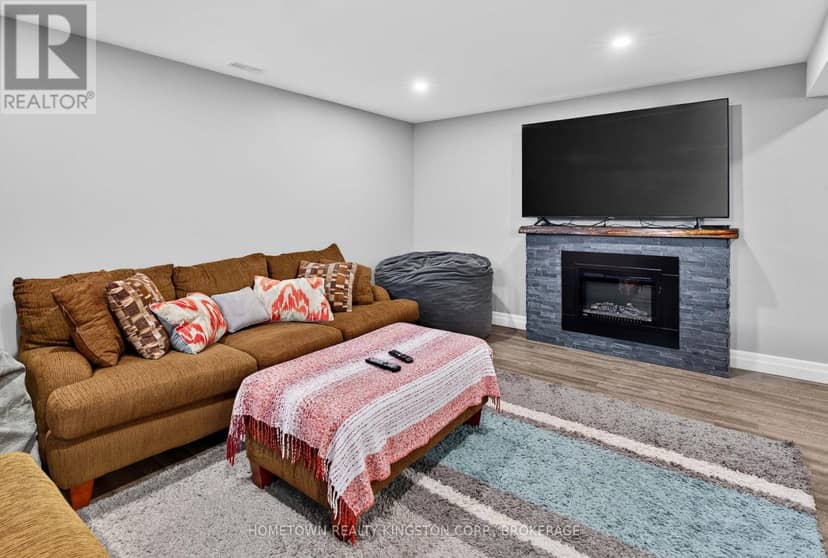 1505 Clover Street — photo 26 of 33