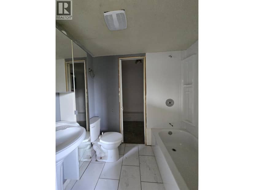 1653 GYRFALCON AVENUE, Kitimat, photo 8