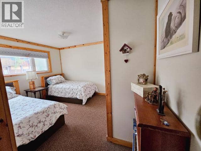 40 Ogilvie Crescent — photo 15 of 29