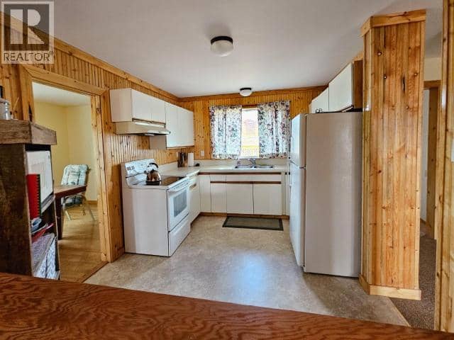 40 Ogilvie Crescent — photo 9 of 29