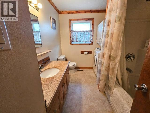 40 Ogilvie Crescent — photo 12 of 29