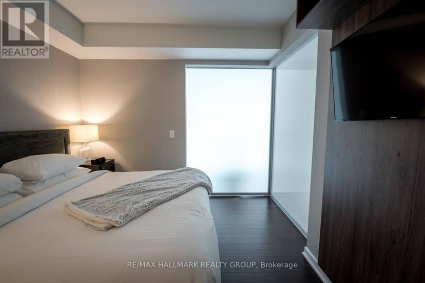 201 - 300 Lisgar Street — photo 15 of 28