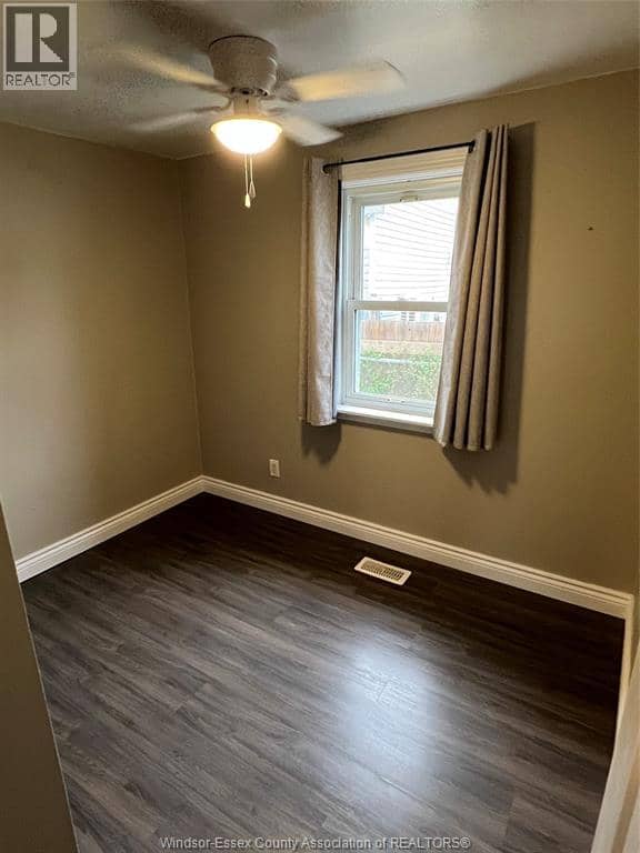 1553 South Cameron — photo 3 of 15
