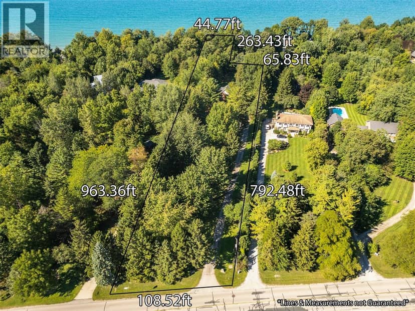 3170 Egremont Road, Plympton-Wyoming, photo 2