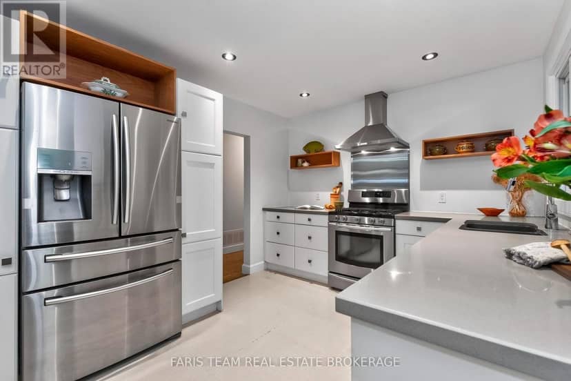 44 Jeffery Street — photo 9 of 40