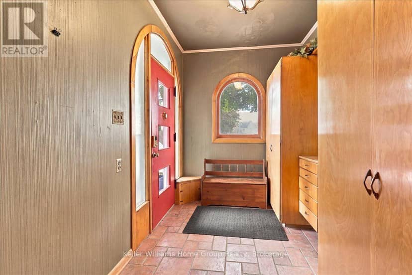 401 Laurel Street — photo 9 of 32