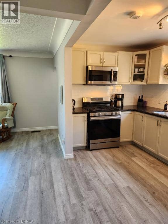 86 NORTH PARK Street — photo 11 of 23
