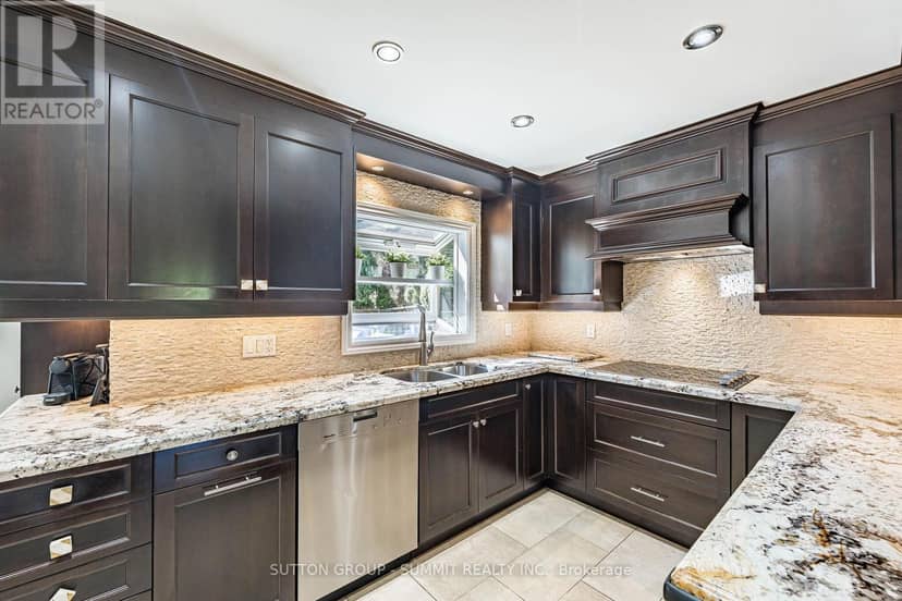 4594 Gatineau Avenue — photo 14 of 40