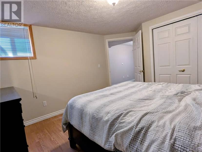 4022 Classic Parkway — photo 28 of 40