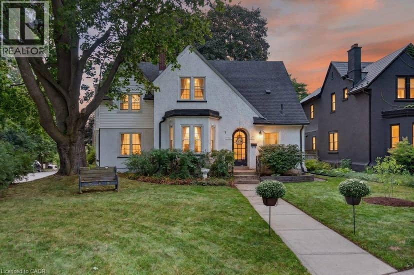 32 LINCOLN Avenue — photo 1 of 40