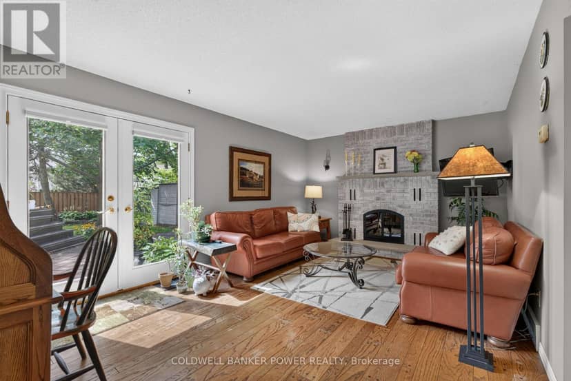 27 Concord Crescent — photo 11 of 40