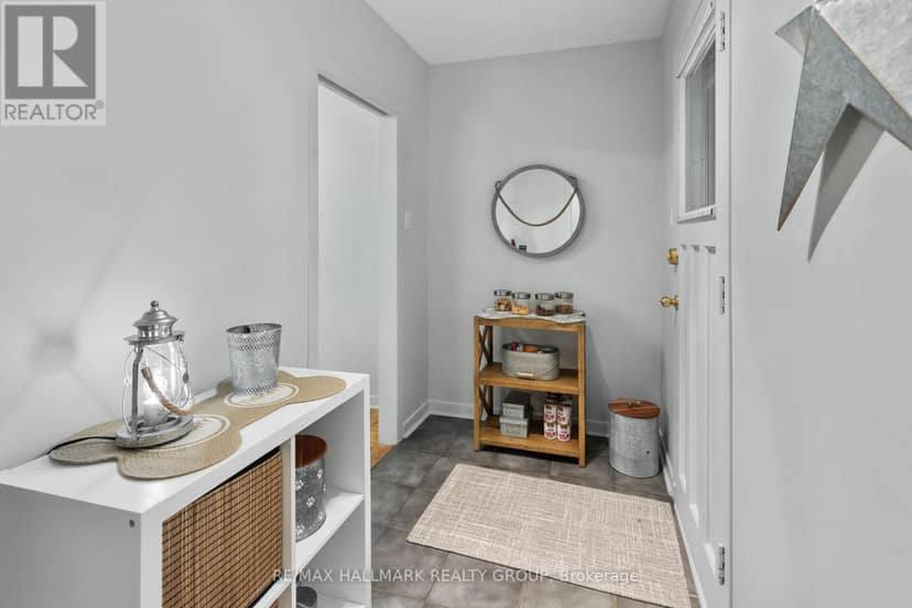 932 Dresden Crescent — photo 16 of 40