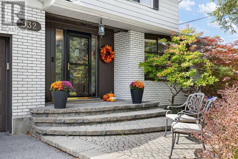 932 Dresden Crescent — photo 3 of 40
