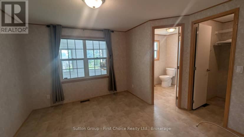 1 25 Thames Road — photo 8 of 24
