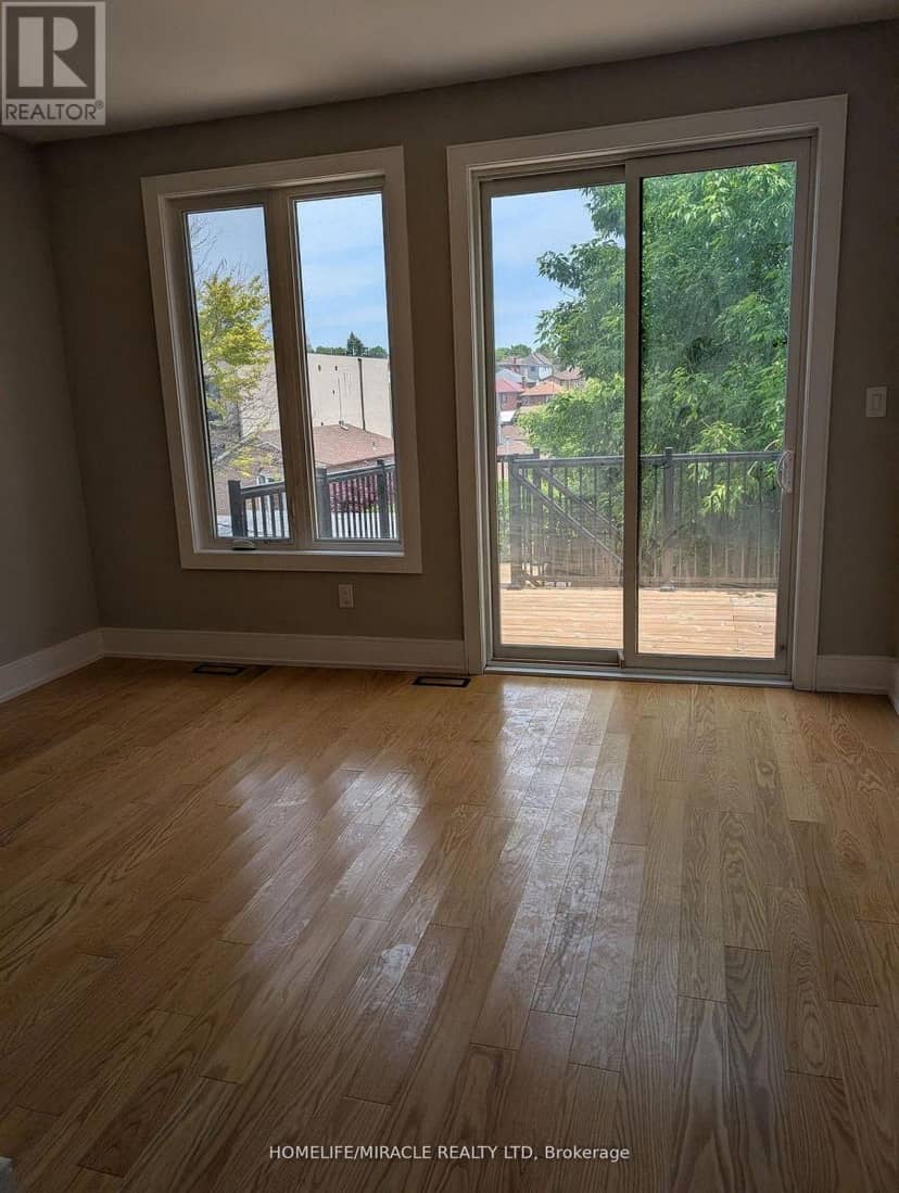 2099 Dufferin Street — photo 5 of 11