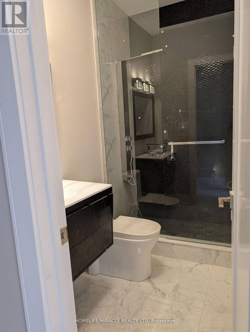 2099 Dufferin Street — photo 8 of 11