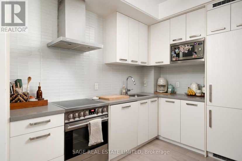 S515 - 120 Bayview Avenue — photo 11 of 16
