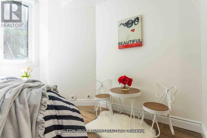 421 - 12 Douro Street — photo 26 of 27