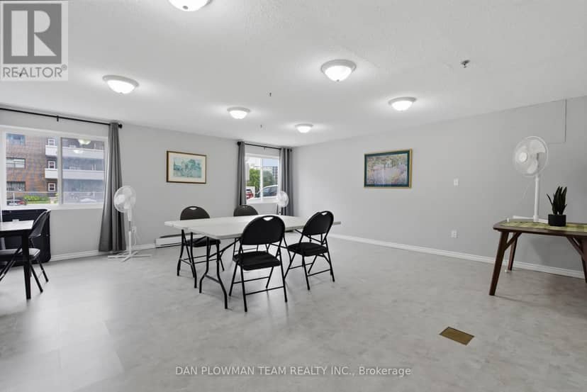 204 - 131 Taunton Road E — photo 25 of 33