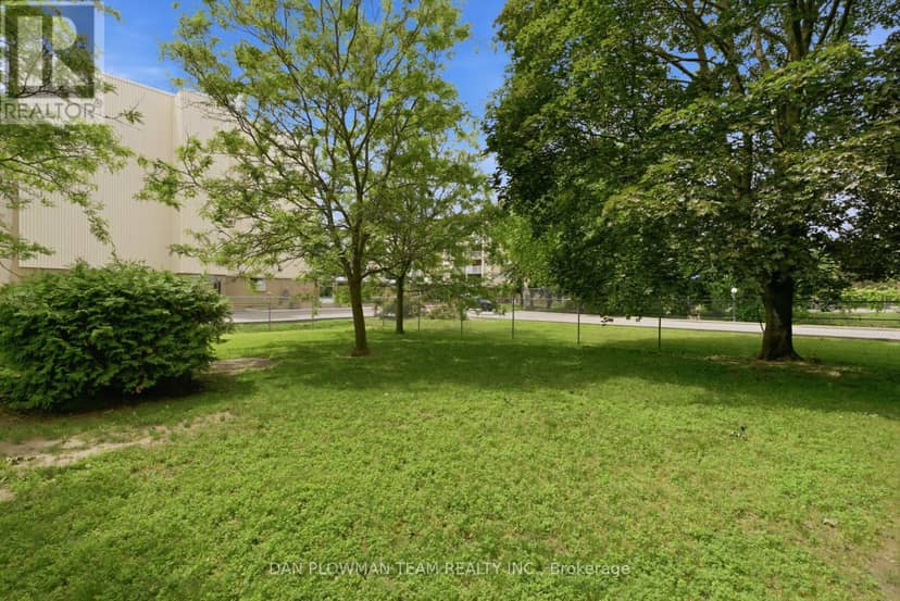 204 - 131 Taunton Road E — photo 27 of 33