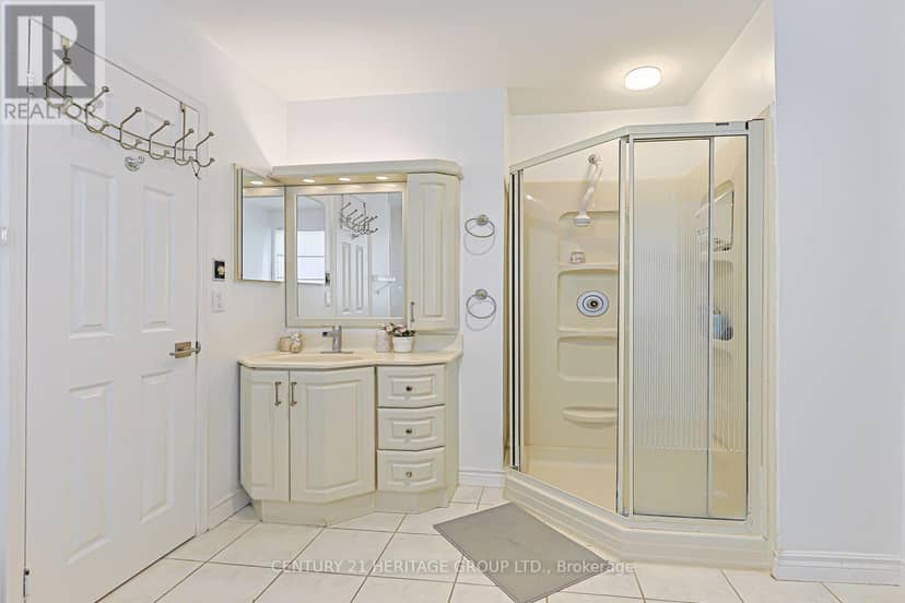 62 Greencroft Crescent — photo 20 of 40