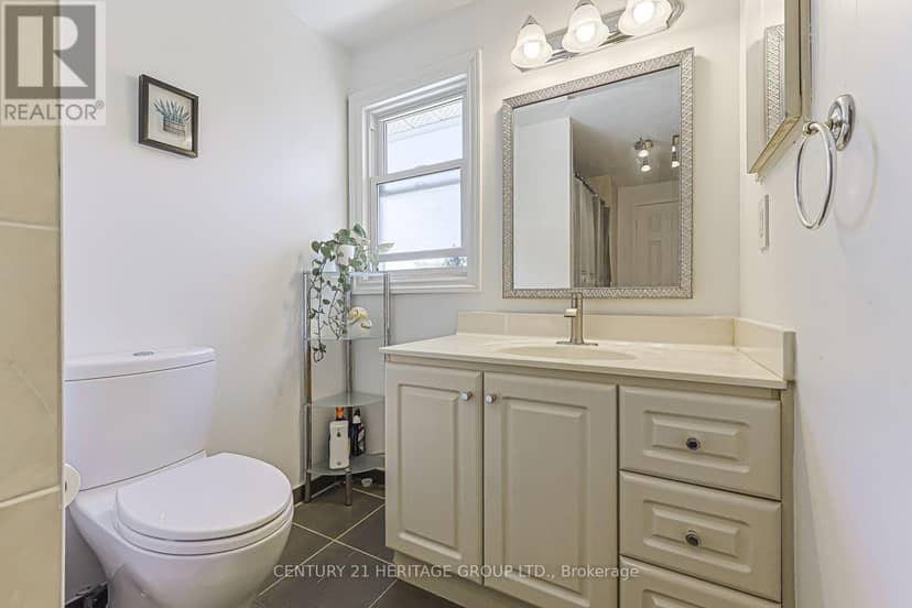 62 Greencroft Crescent — photo 35 of 40