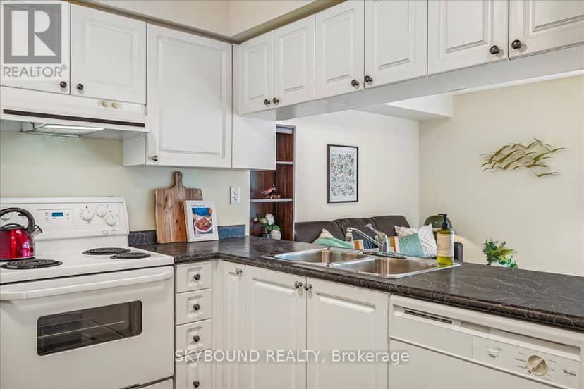 308 - 745 New Westminster Drive — photo 11 of 37
